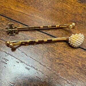 Tory Burch 2 bobby pins polished brass Tory logo and pearl heart